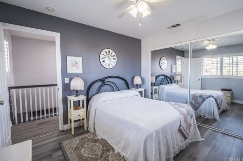 21825 Ravenna Ave, Long Beach CA  90745-3132 exterior