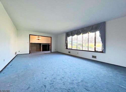 523 Hidden Holw, Scotch Plains NJ  07076-2027 exterior