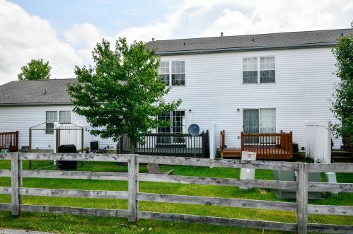 1033 Watkins Glen Ct, Marysville, OH 43040-8367