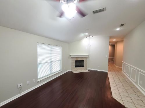 200 Sandpoint Dr, Midlothian TX  76063-5542 exterior