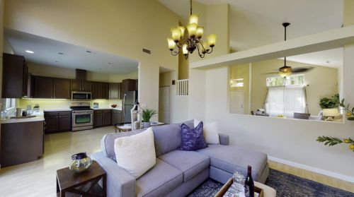 1550 Foxwood St, Hollister CA  95023-8048 exterior