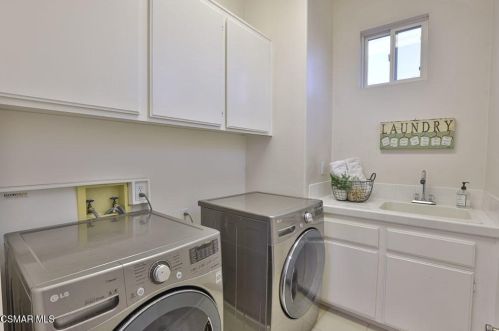 5391 Evening Sky Dr, Simi Valley CA  93063-5744 exterior