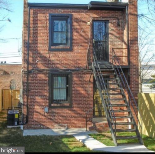 1009 46th St, Washington, DC 20019-3811