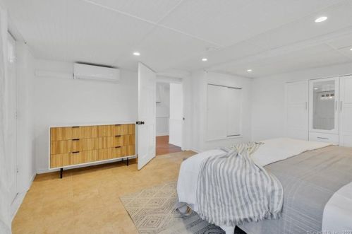 59 Lakeview Terrace Ext, Sandy Hook CT  06482-1467 exterior