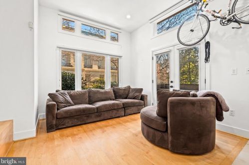 1622 18th St, Washington, DC 20009-2551