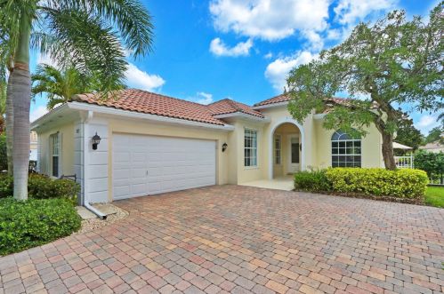 102 Euphrates Cir, West Palm Beach, FL 33410-2184