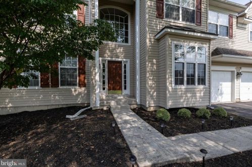 5027 Woodgate Ln, Collegeville PA  19426-3365 exterior