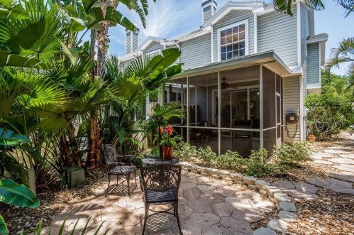 553 Vista Trail Ct, Palm Harbor FL  34683-5260 exterior