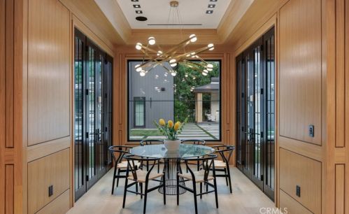 4508 Haskell Ave, Van Nuys CA  91436-3148 exterior