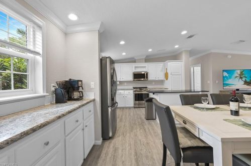 1052 Diamond Lake Cir, Naples FL 34114-9211 exterior