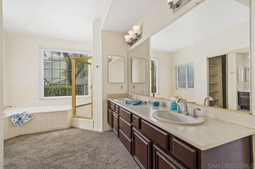 11040 Caminito Vista Pacifica, San Diego CA 92131-3301 exterior