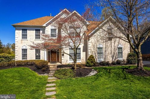 811 Firethorn Cir, Dresher, PA 19025-1425
