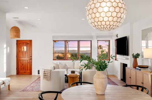 1047 Cheltenham Rd, Santa Barbara CA  93105-2236 exterior