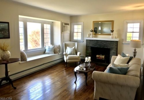 10 Oakwood Ct, Fanwood NJ  07023-1162 exterior