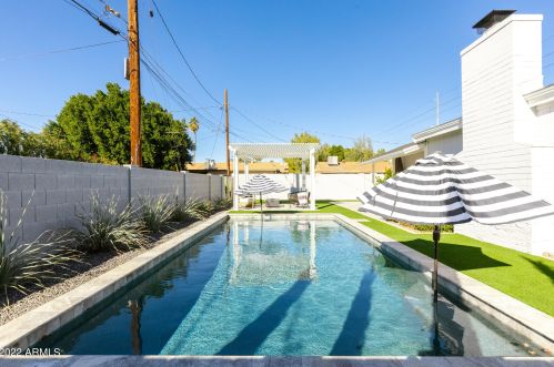 5744 12 St, Phoenix AZ 85086-7351 exterior