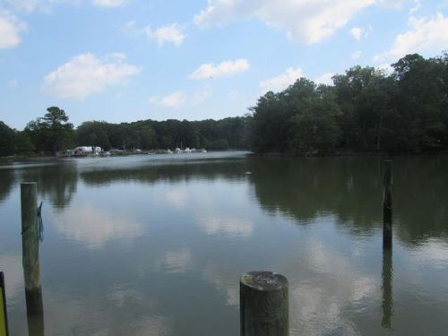 4 Muskreek Rd, White Stone, VA 22578-2921