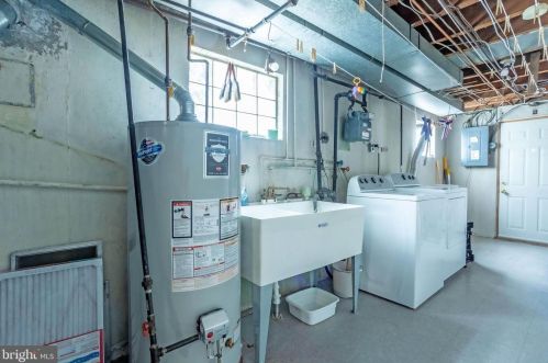 8932 Fairfield St, Philadelphia PA 19152-3405 exterior