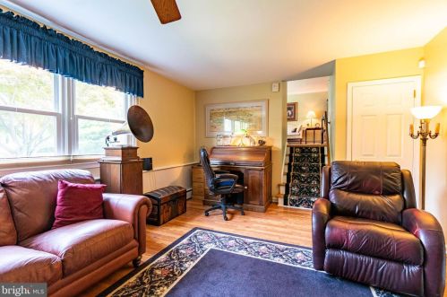 1113 Roeloffs Rd, Yardley PA  19067-4514 exterior