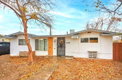 1109 Notre Dame Ct, Bakersfield, CA 93305-1508
