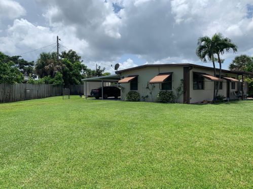 5618 Honeysuckle Dr, West Palm Beach, FL 33415-6328