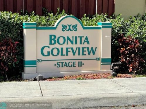 7225 173rd Dr, Hialeah, FL 33015-8402