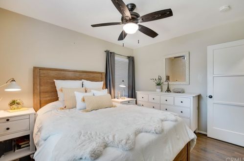 5719 Pennswood Ave, Lakewood CA  90712-1819 exterior