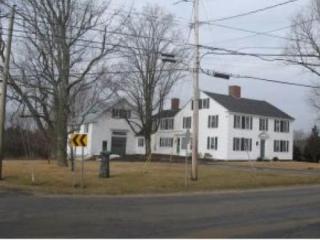 60 South Rd, Deerfield, NH 03037-1727