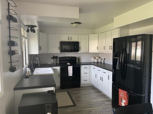 906 Raymond St, Green Bay, WI 54304-2319