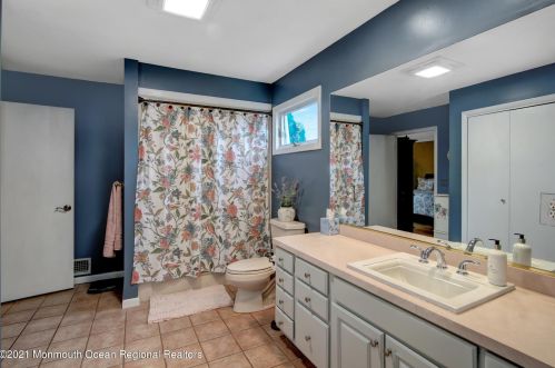 165 Taft Dr, Bricktown NJ  08724-3267 exterior