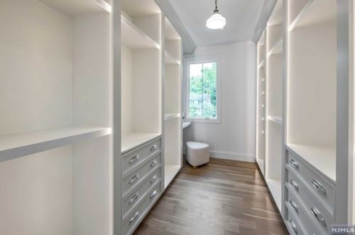 358 Northern Pkwy, Ridgewood NJ  07450-2621 exterior