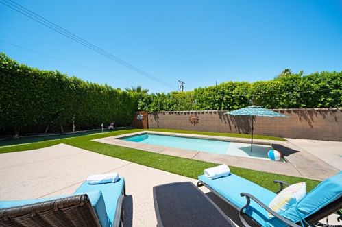 52777 Eisenhower Dr, La Quinta CA  92253-3358 exterior