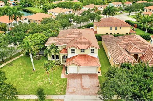 3670 162nd Ave, Hollywood, FL 33027-4509