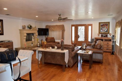 11803 Casimir Ave, Hawthorne CA  90250-1994 exterior