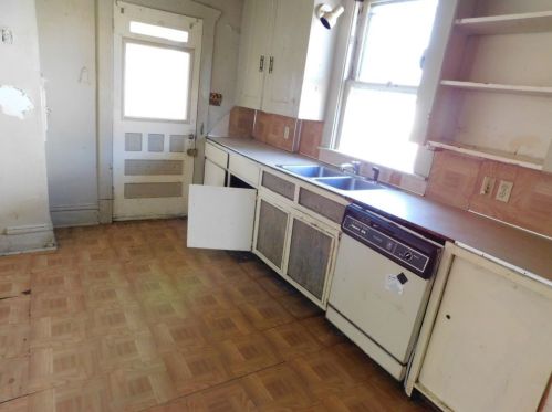 280 Spruce Ave, Hermitage, PA 16146-4006