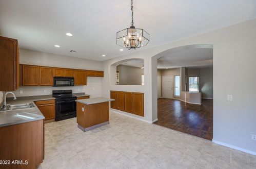 9717 Crown King Rd, Tolleson, AZ 85353-8504