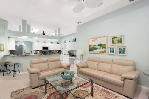 2045 27th Ave, Vero Beach FL  32960-3010 exterior