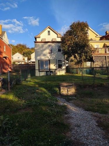 534 Indiana Ave, Glassport, PA 15045-1419