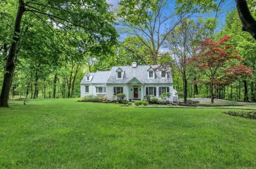 14 Devoe Pl, Chappaqua, NY 10514-3601
