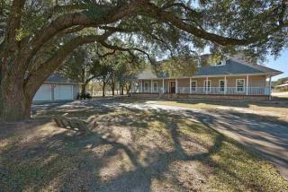 4650 Wilde Lake Blvd, Pensacola, FL 32526-8755