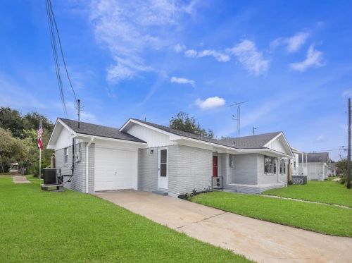 1502 40th St, Galveston TX  77550-6636 exterior