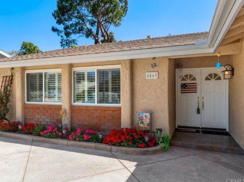 6569 Pinion St, Calabasas CA  91377-1212 exterior