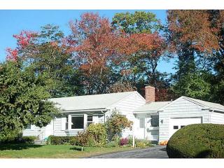 206 Lincoln Ave, Barrington, RI 02806-2941