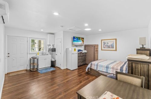 4213 Pepperwood Ave, Long Beach CA  90808-1072 exterior