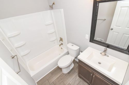 674 Peach Tree Ln, Covington KY  41018-1215 exterior