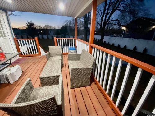 168 Washington Ave, Wheatley Heights NY  11798-2020 exterior