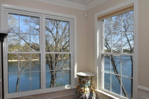 44 Boulevard Ave, Lincoln RI  02865-2108 exterior