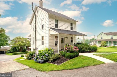 2149 Old Lancaster Pike, Swartzville PA  17569-9139 exterior