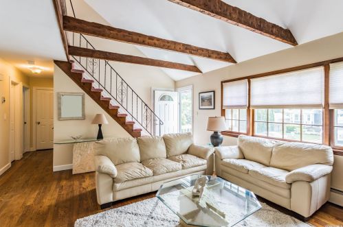 16 Martin Pl, Northport NY  11768-1224 exterior