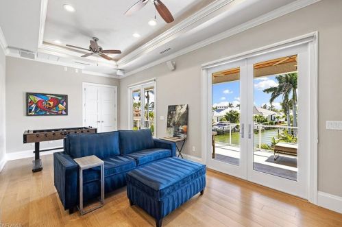 1266 Cobia Ct, Naples FL  34102-1549 exterior