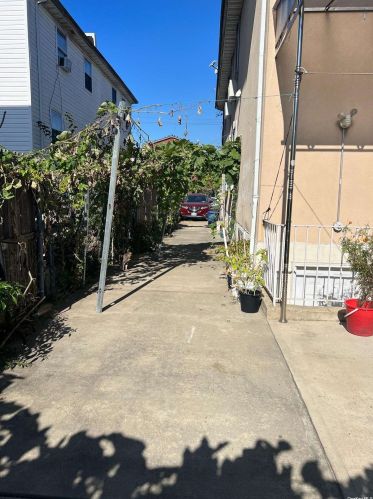153-08 109th Ave, Jamaica NY  11417-1410 exterior